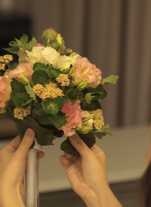 06_BOUQUET HOLDER BOUQUET – COLONIAL